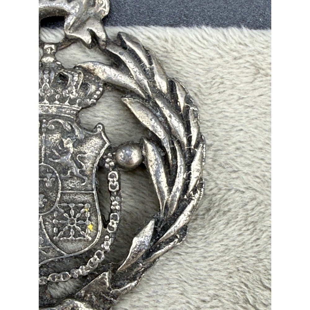 Vintage Estate Pendant Silver Tone Heraldic Kent XIV Coat of Arms Wreath - Picture 6 of 10